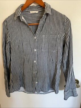 Beachlunchlounge Stripe Button-Down Shirt - Gray & White